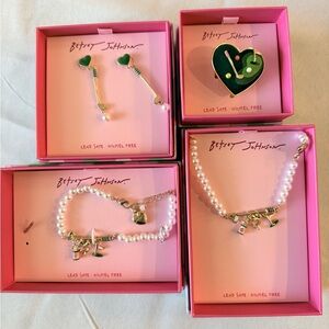 Betsey Johnson Golf Green Heart Pearl Charm Earring & Jewelry Set Masters New